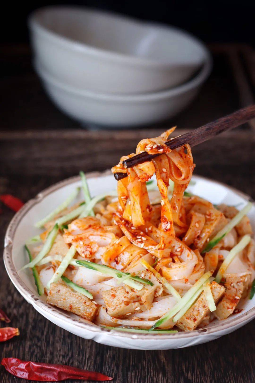 在家自制涼皮，簡單又干凈，看著都流口水